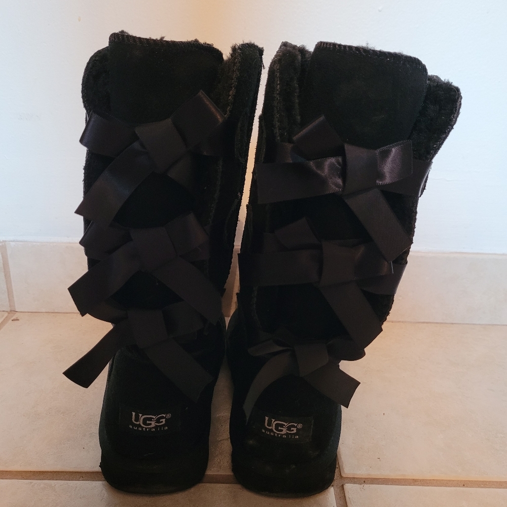 Black ugg ribbon boots